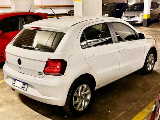 VOLKSWAGEN GOL 1.6 16V MSI TOTALFLEX 4P AUTOMÁTICO VOLKSWAGEN GOL 1.6 16V MSI TOTALFLEX 4P AUTOMÁTICO